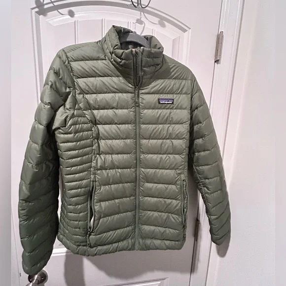 EUC Patagonia Down Sweater Jacket Green; ladies medium - Picture 1 of 7